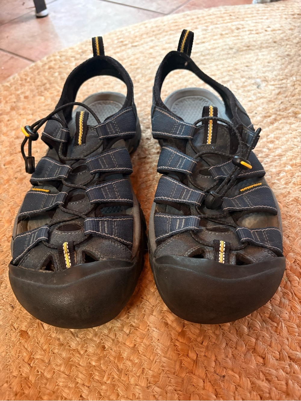 Keen Mens Newport H2 Water Hiking Sandals Size 11 Blue Black Trail Shoes